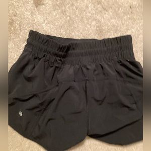 LULULEMON BLACK SHORTS